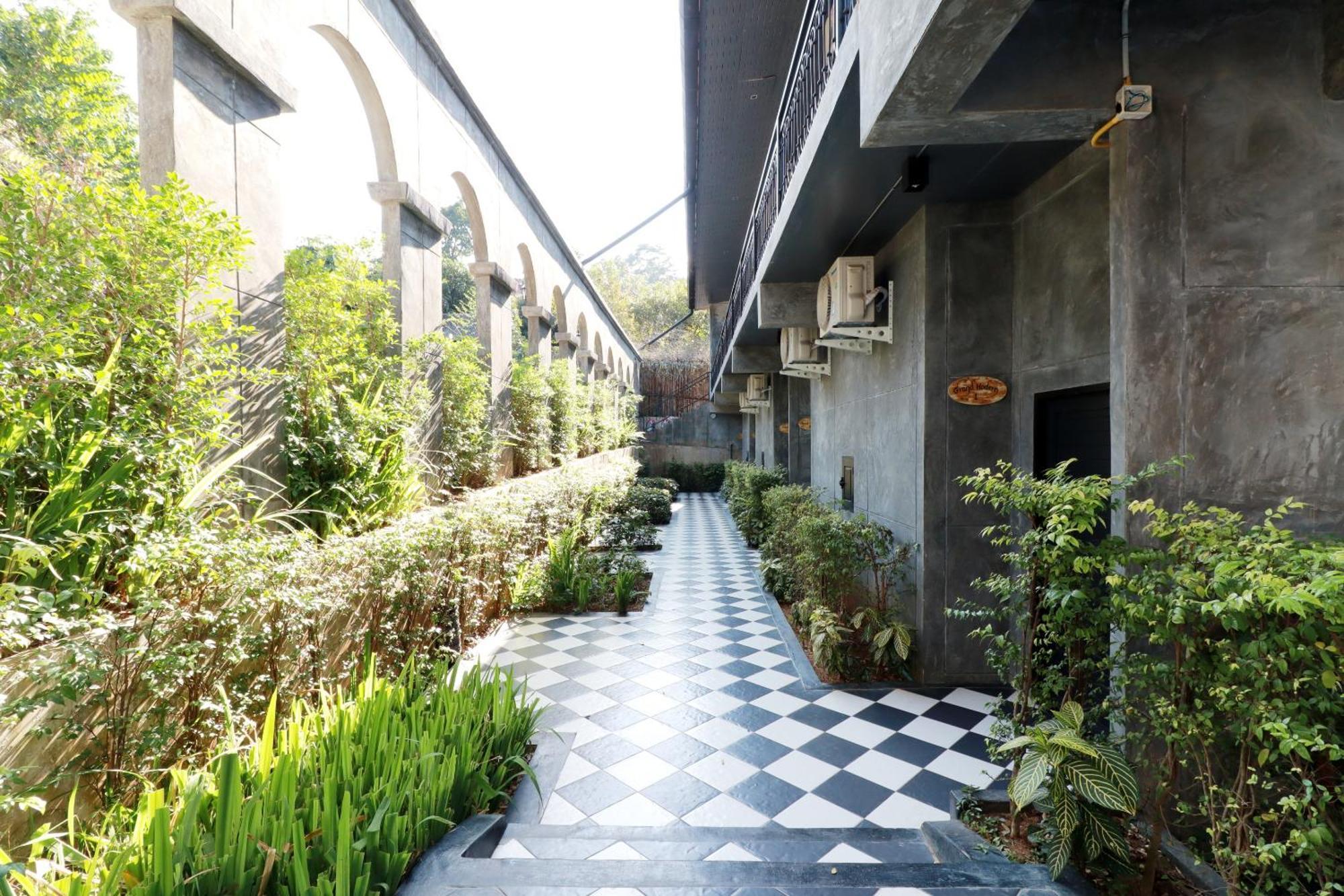 Capital O 464 At Nata Chiangmai Chic Jungle Hotel Mae Rim Exterior photo